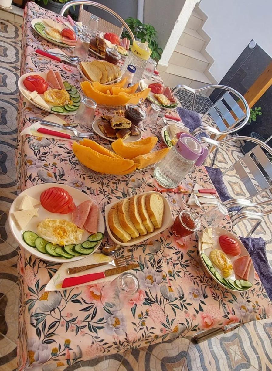 Guest House Flowers Berat Zewnętrze zdjęcie