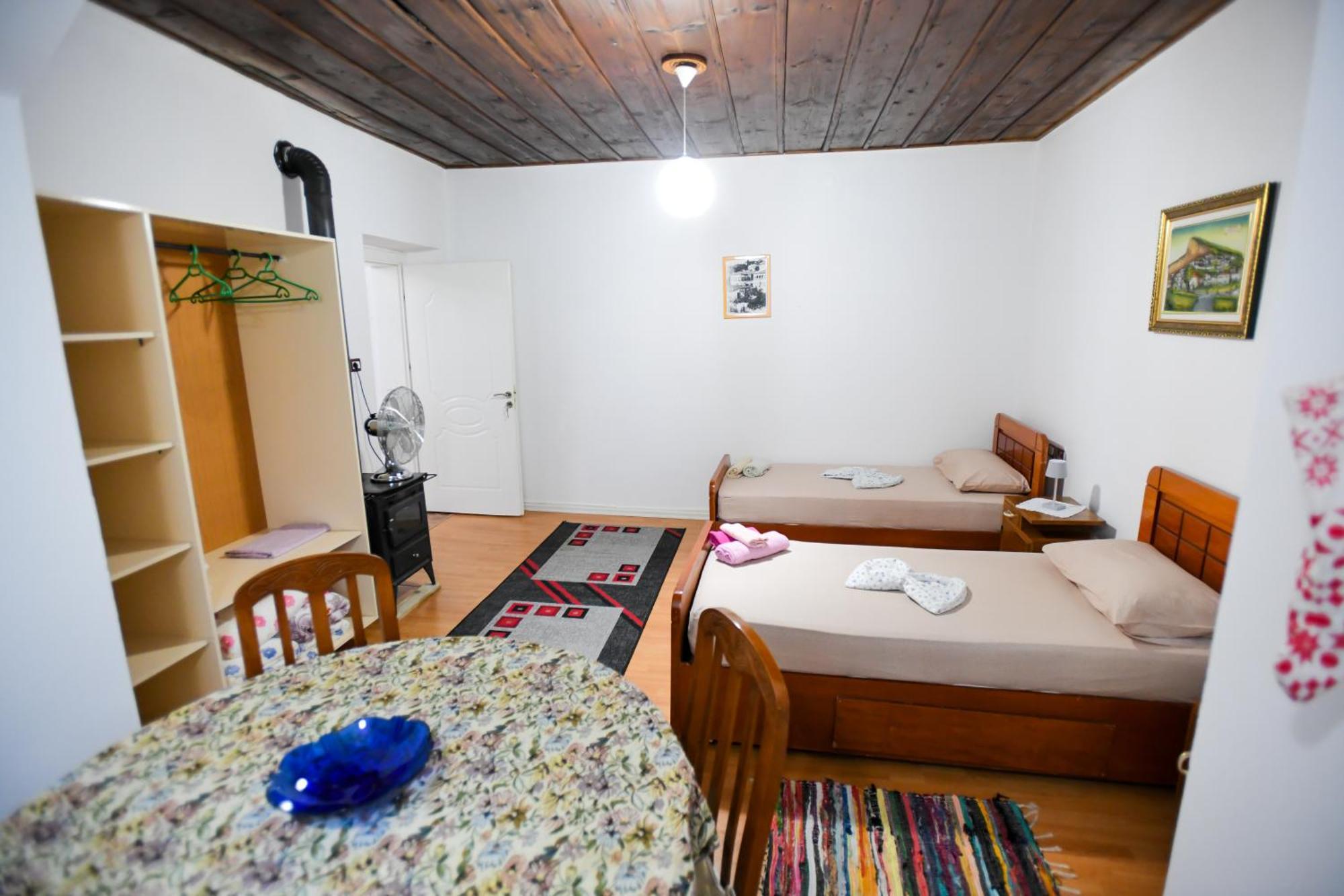 Guest House Flowers Berat Zewnętrze zdjęcie