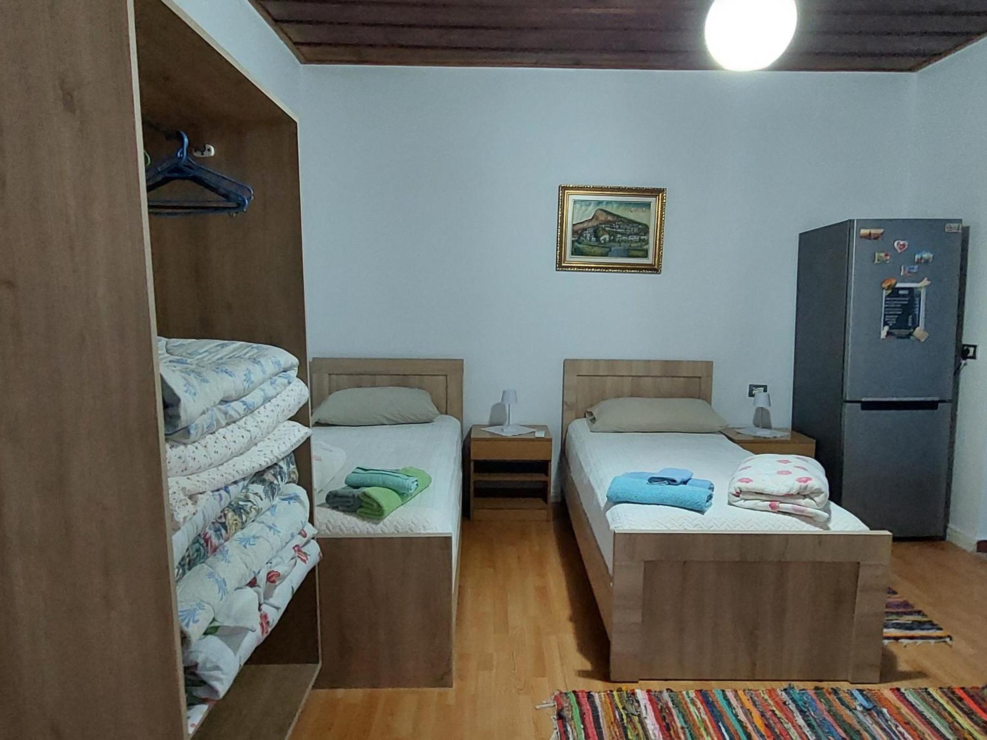 Guest House Flowers Berat Zewnętrze zdjęcie